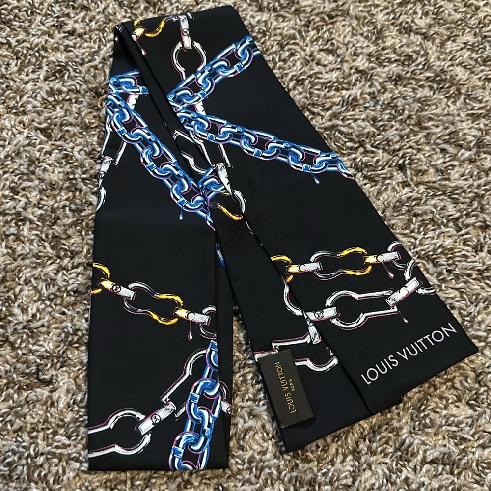 Louis Vuitton Chain Bandeau